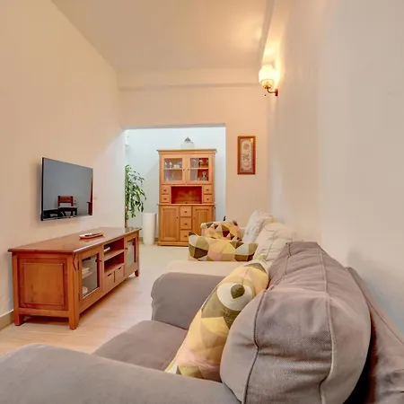 Casa Alvaro - Private Pool, Solarium & Peaceful Escape بيت للعطل *