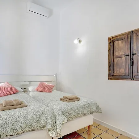 Casa Alvaro - Private Pool, Solarium & Peaceful Escape بيت للعطل *