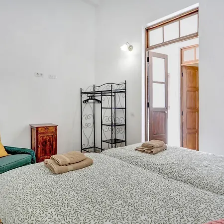 Semesterbostad Casa Alvaro - Private Pool, Solarium & Peaceful Escape Fasnia