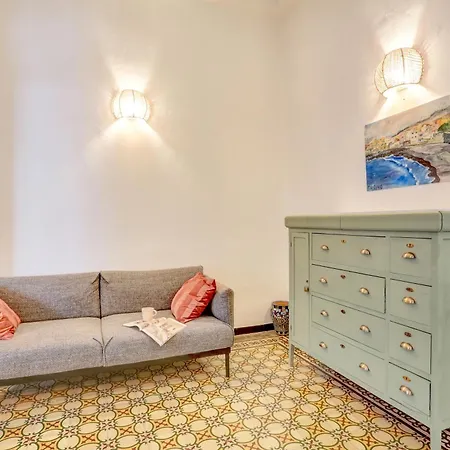 Casa Alvaro - Private Pool, Solarium & Peaceful Escape بيت للعطل *